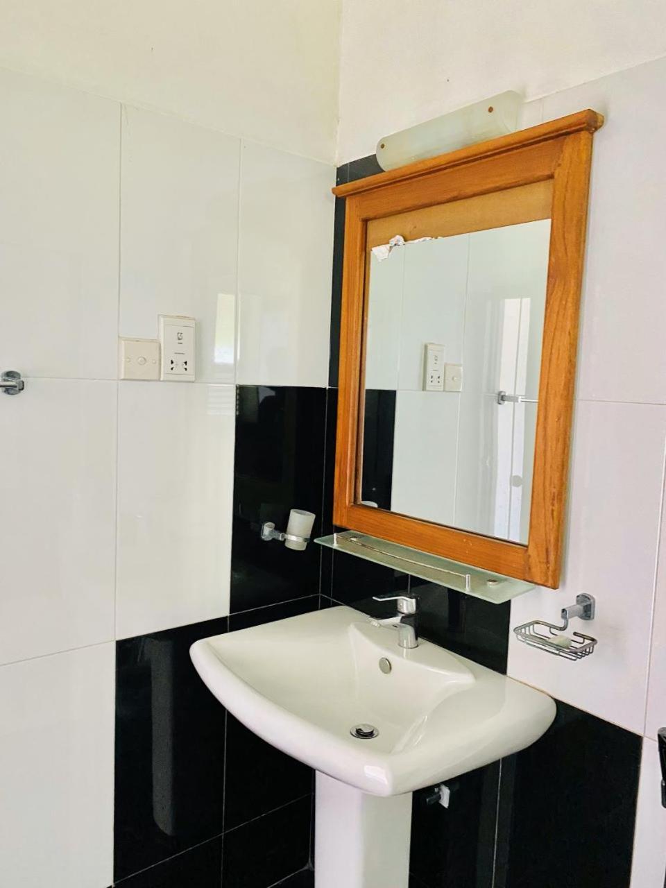 Ceylan Lodge Anuradhapura Zewnętrze zdjęcie